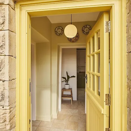 Crossing Semesterbostad